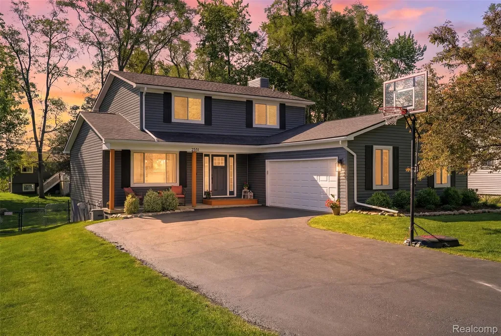 2351 Recreation Drive West Bloomfield Charter Township MI 48324