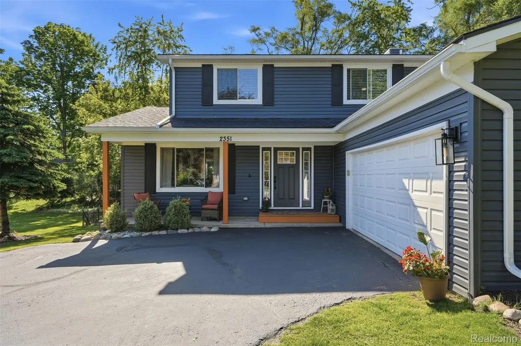 2351 Recreation Drive West Bloomfield Charter Township MI 48324