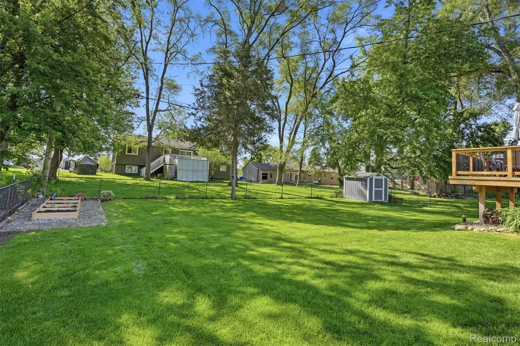 2351 Recreation Drive West Bloomfield Charter Township MI 48324