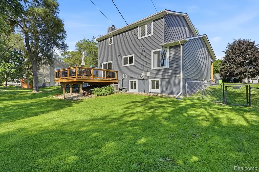 2351 Recreation Drive West Bloomfield Charter Township MI 48324
