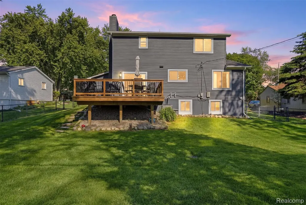 2351 Recreation Drive West Bloomfield Charter Township MI 48324