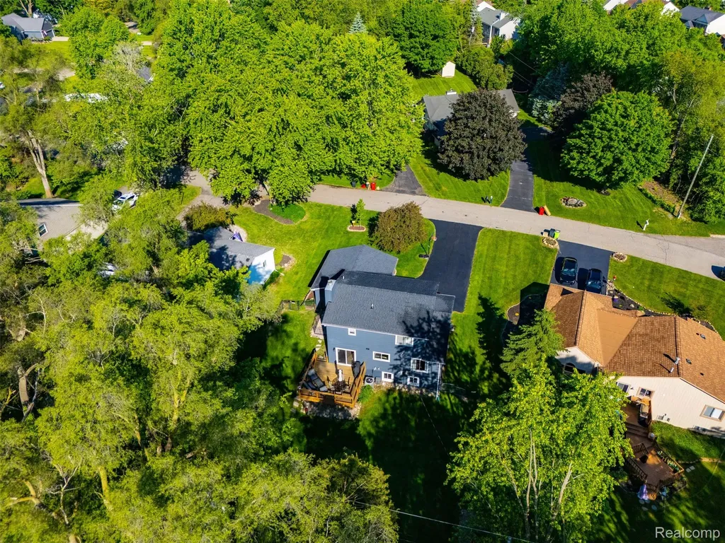 2351 Recreation Drive West Bloomfield Charter Township MI 48324