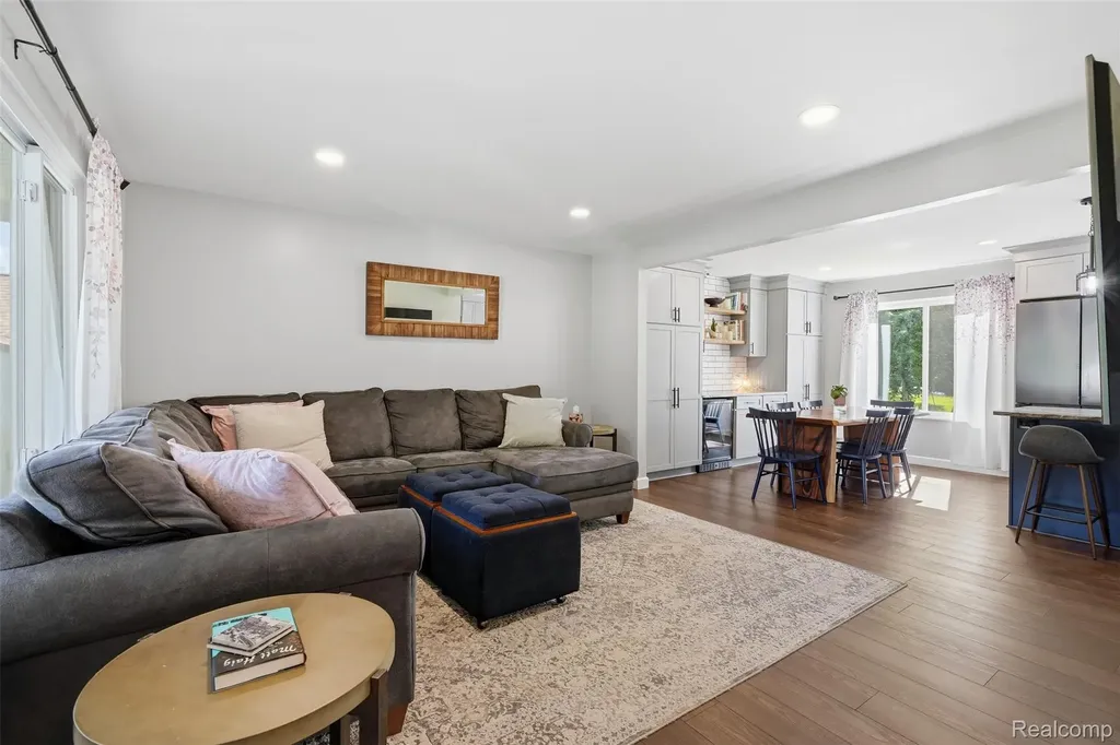 2351 Recreation Drive West Bloomfield Charter Township MI 48324