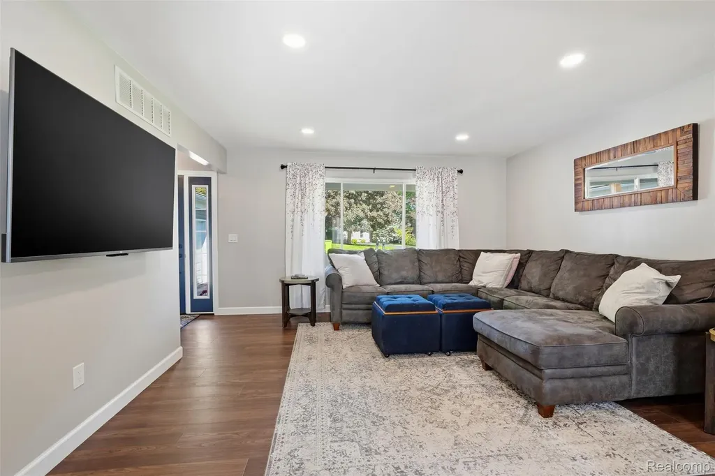 2351 Recreation Drive West Bloomfield Charter Township MI 48324