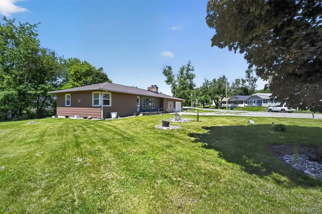 220 Meadow Lane Summit Township MI 49203