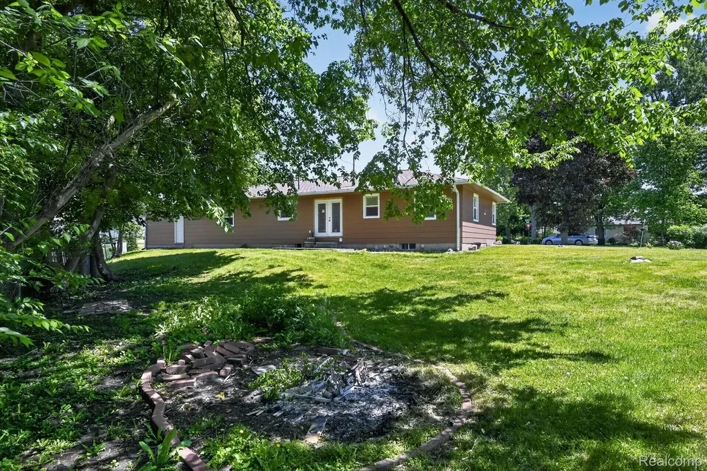 220 Meadow Lane Summit Township MI 49203