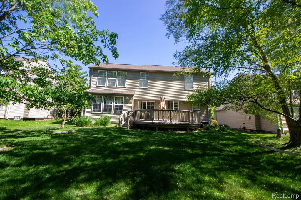 227 Biltmore Drive Troy City MI 48084
