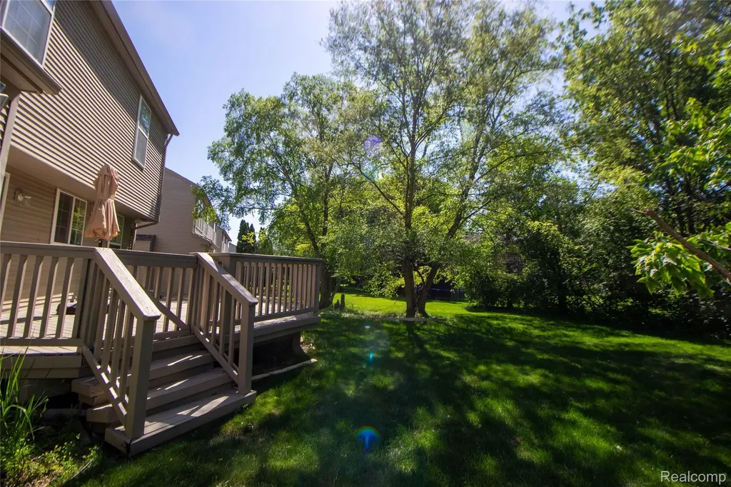227 Biltmore Drive Troy City MI 48084