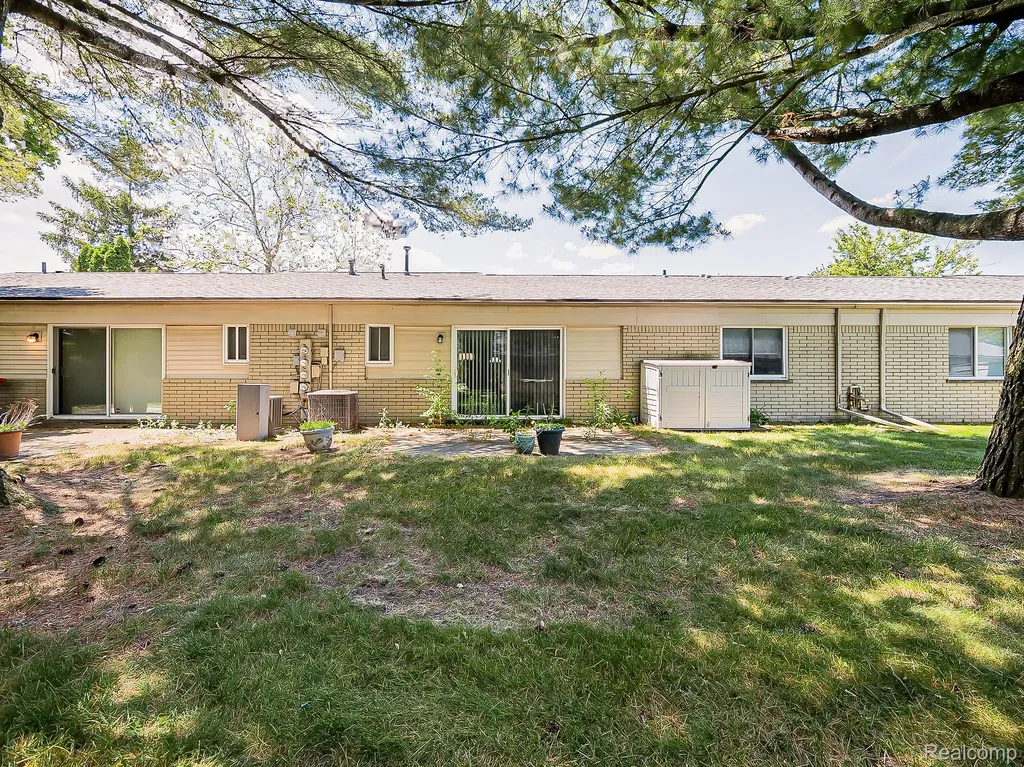26619 Franklin Pointe Drive Southfield City MI 48034