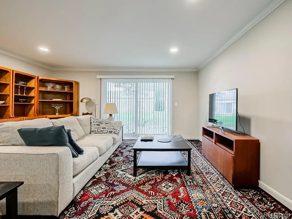 26619 Franklin Pointe Drive Southfield City MI 48034