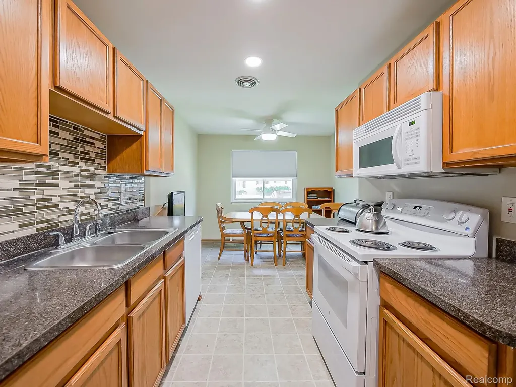 26619 Franklin Pointe Drive Southfield City MI 48034