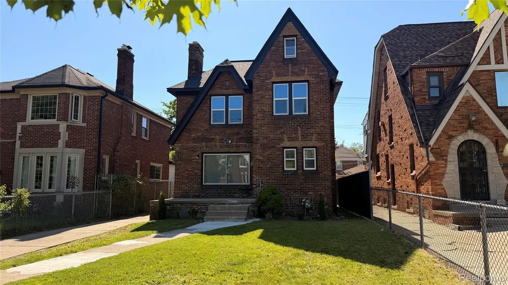 17545 Pennington Drive Detroit City MI 48221