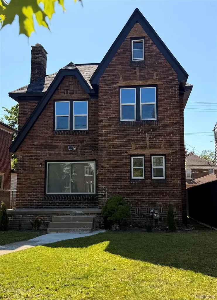 17545 Pennington Drive Detroit City MI 48221