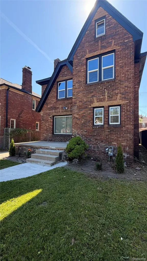17545 Pennington Drive Detroit City MI 48221
