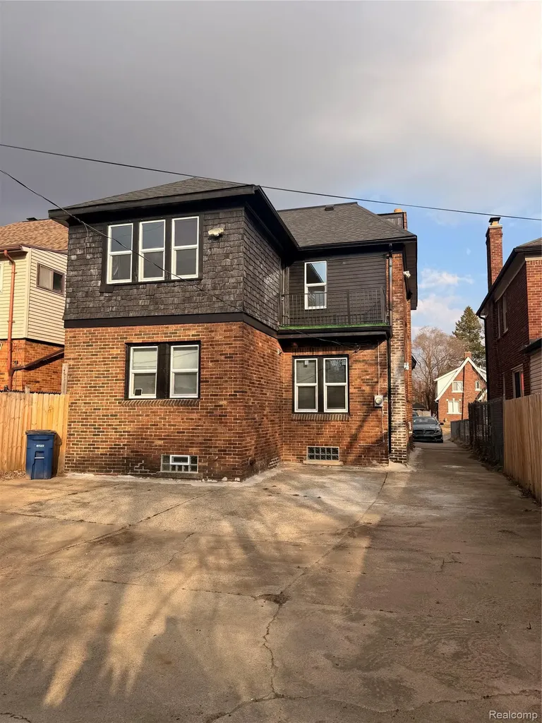17545 Pennington Drive Detroit City MI 48221