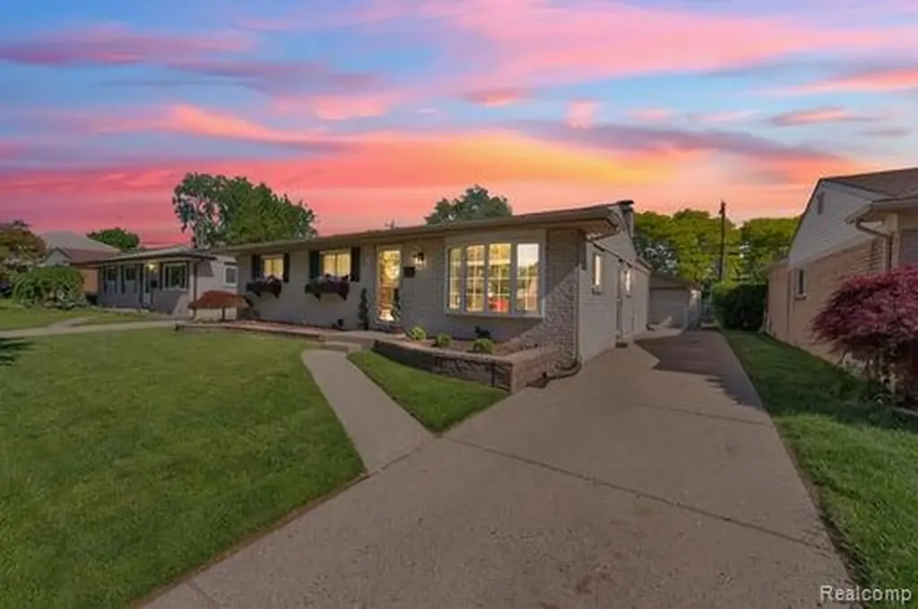 39770 Hillary Drive Canton Charter Township MI 48187