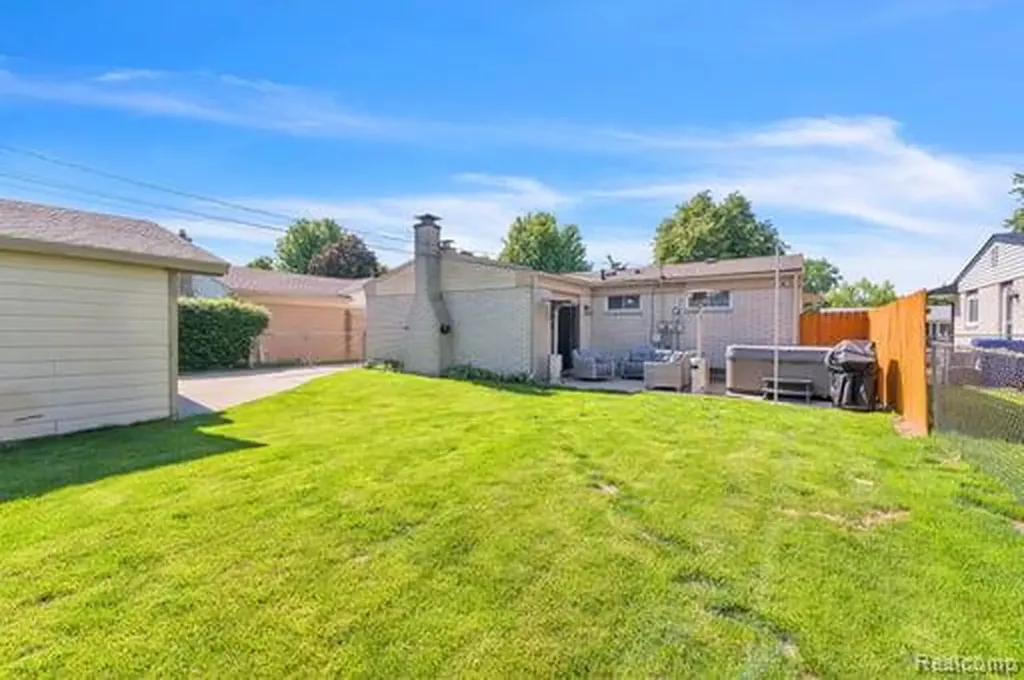 39770 Hillary Drive Canton Charter Township MI 48187