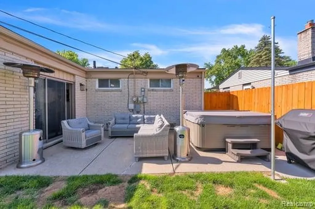39770 Hillary Drive Canton Charter Township MI 48187