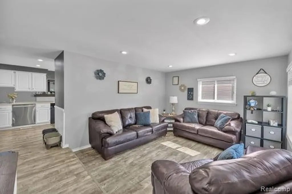 39770 Hillary Drive Canton Charter Township MI 48187