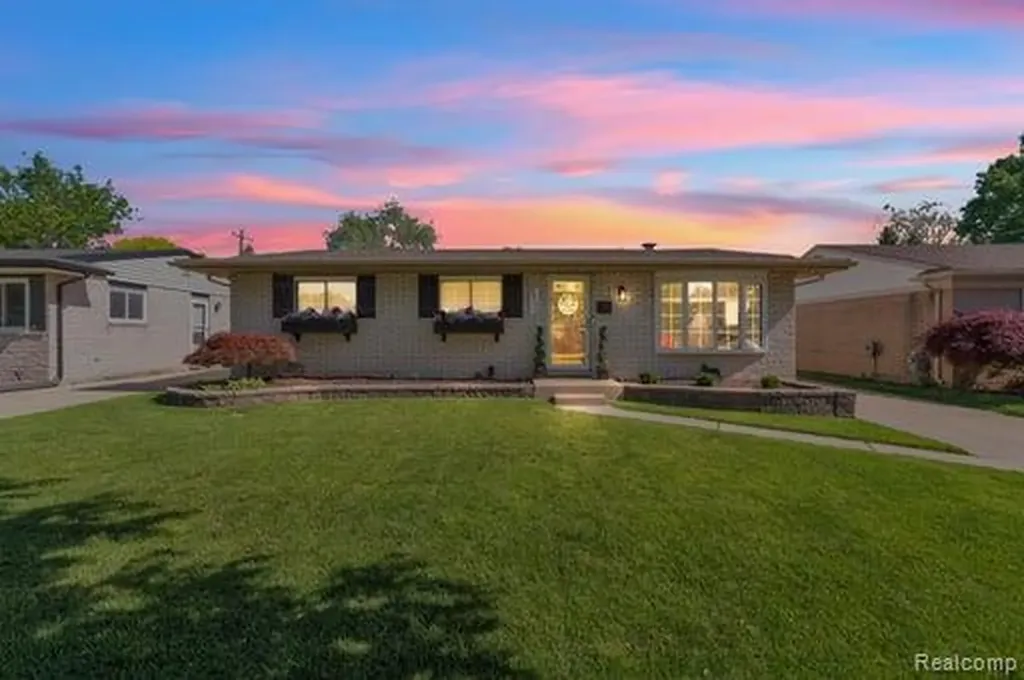 39770 Hillary Drive Canton Charter Township MI 48187