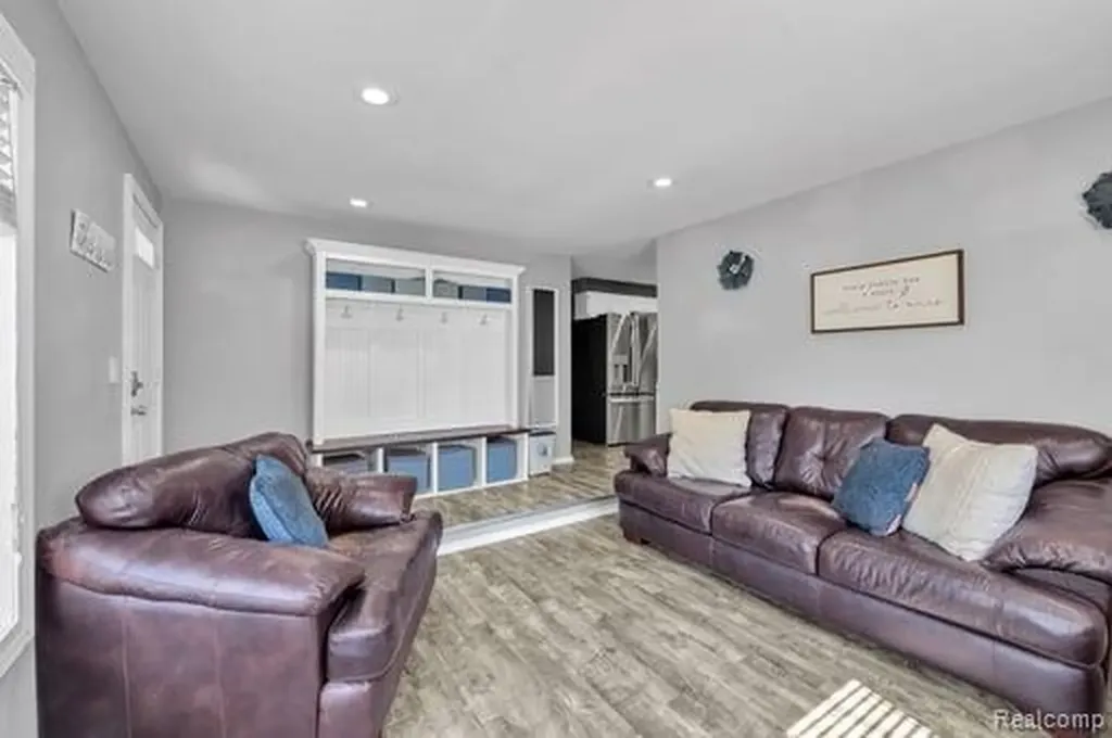 39770 Hillary Drive Canton Charter Township MI 48187