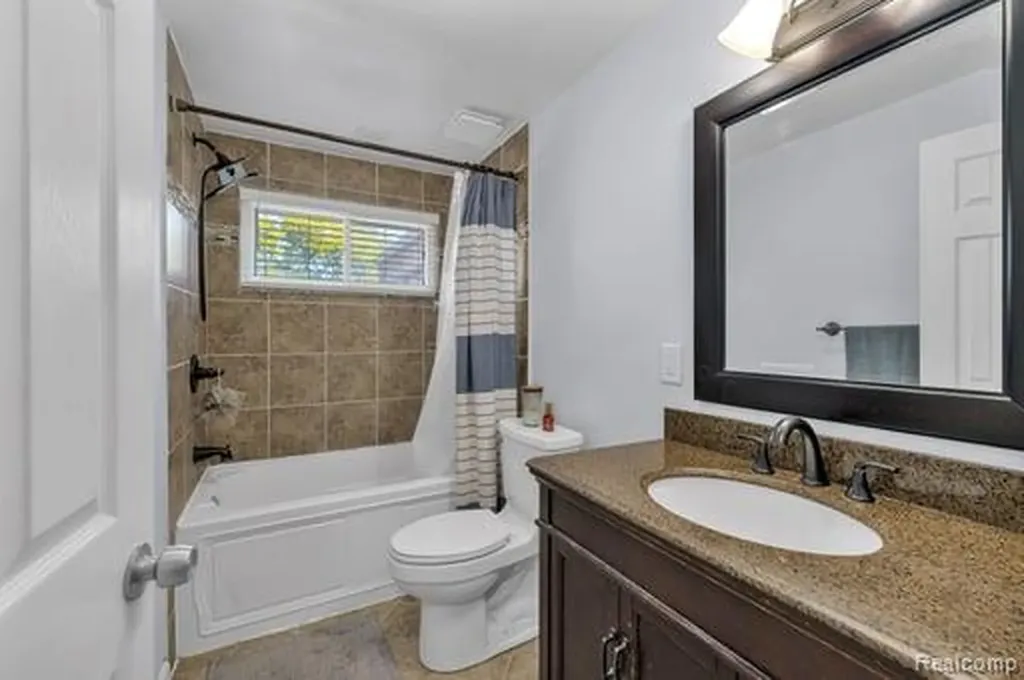 39770 Hillary Drive Canton Charter Township MI 48187
