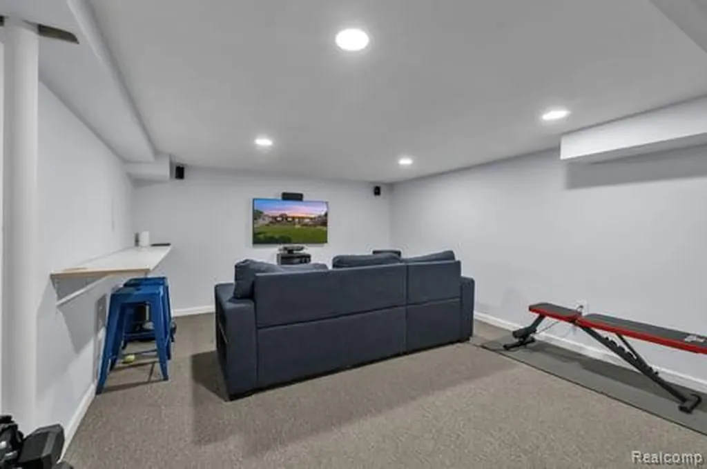 39770 Hillary Drive Canton Charter Township MI 48187
