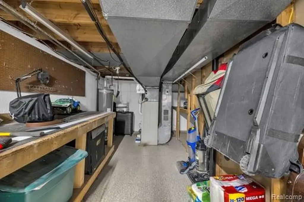 39770 Hillary Drive Canton Charter Township MI 48187