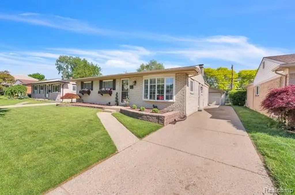 39770 Hillary Drive Canton Charter Township MI 48187