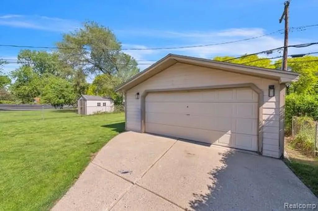 39770 Hillary Drive Canton Charter Township MI 48187
