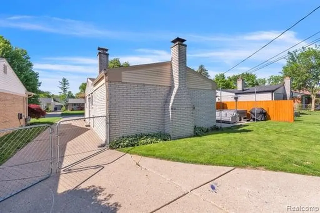39770 Hillary Drive Canton Charter Township MI 48187
