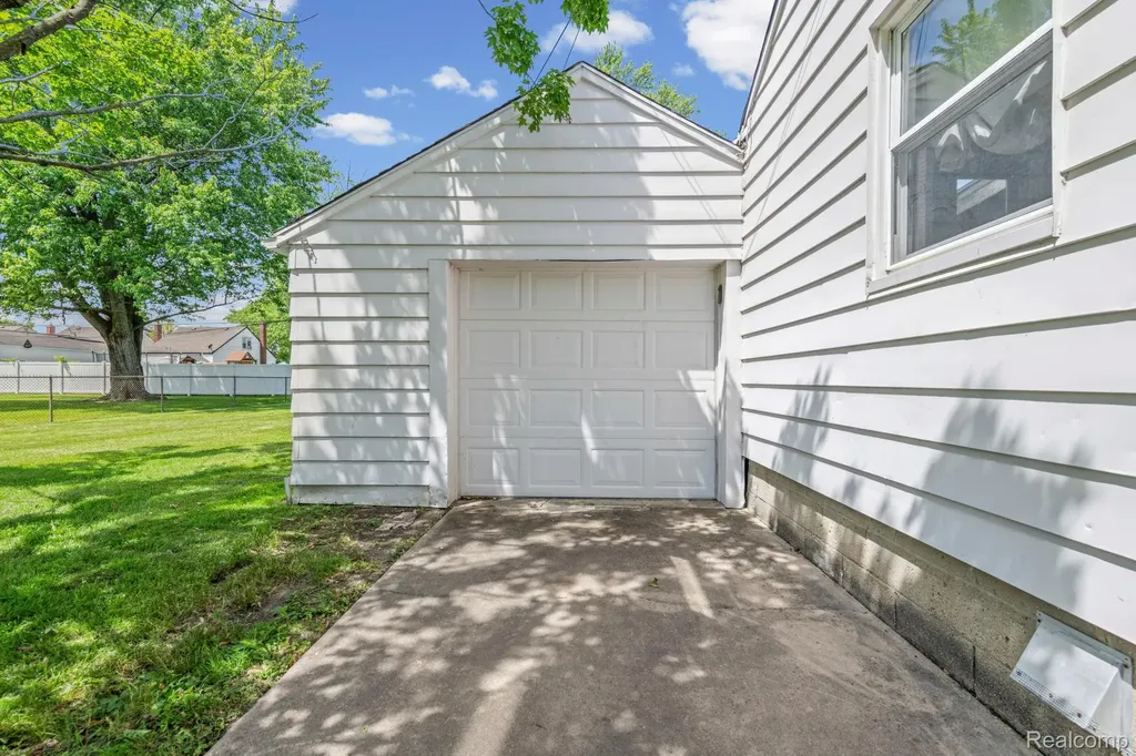 5759 Deering Street Garden City City MI 48135