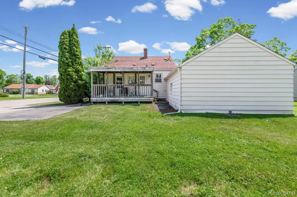 5759 Deering Street Garden City City MI 48135
