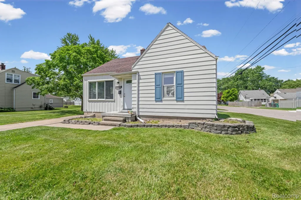 5759 Deering Street Garden City City MI 48135