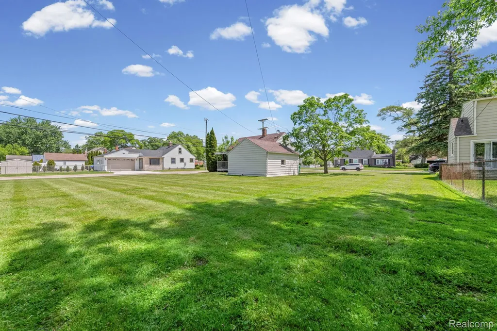 5759 Deering Street Garden City City MI 48135