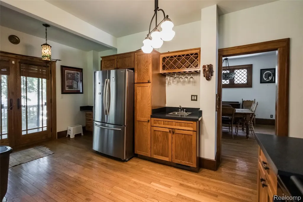 51 Massachusetts Street Highland Park City MI 48203