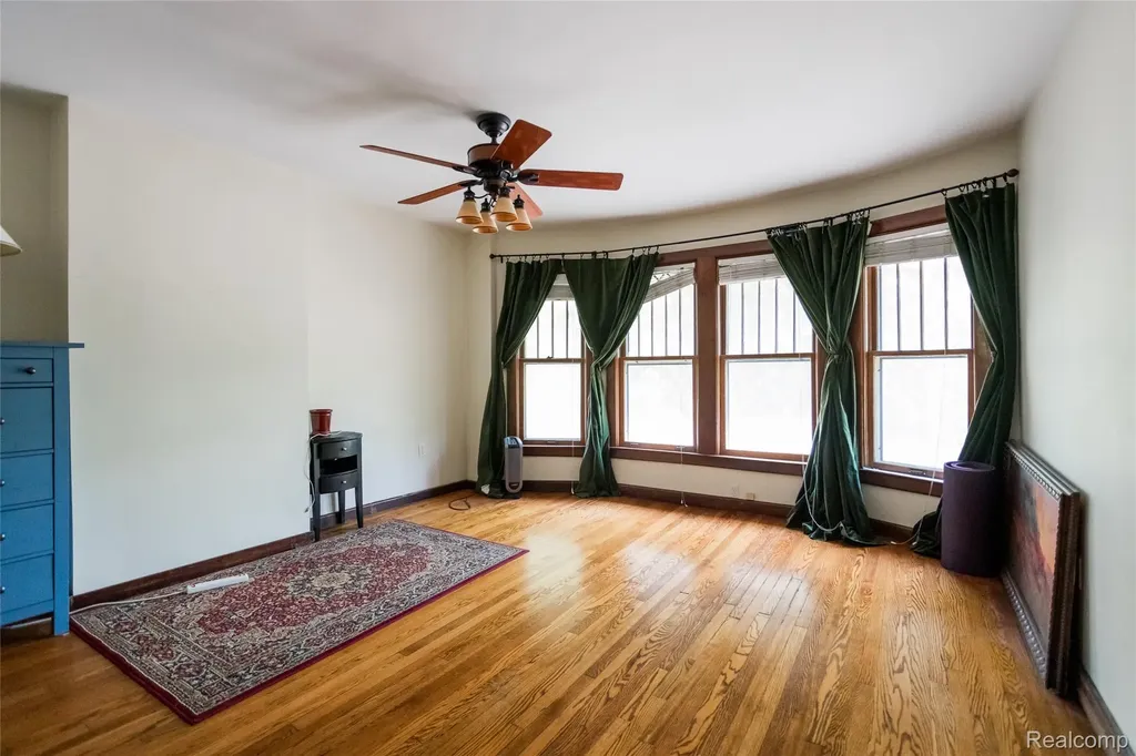 51 Massachusetts Street Highland Park City MI 48203