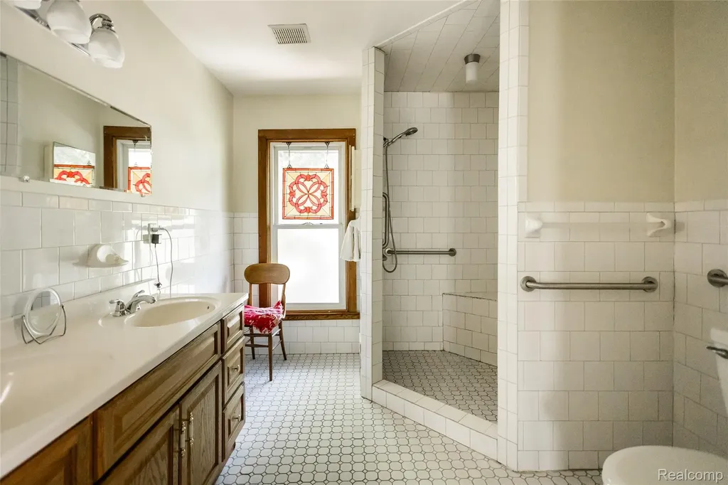 51 Massachusetts Street Highland Park City MI 48203