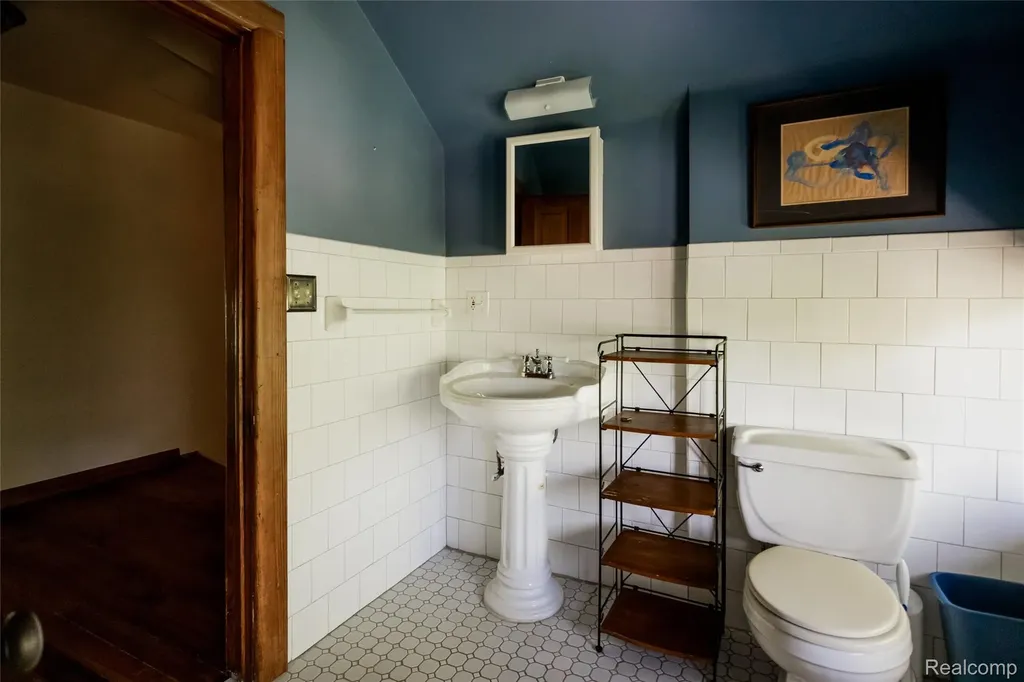 51 Massachusetts Street Highland Park City MI 48203
