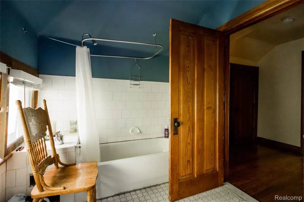 51 Massachusetts Street Highland Park City MI 48203