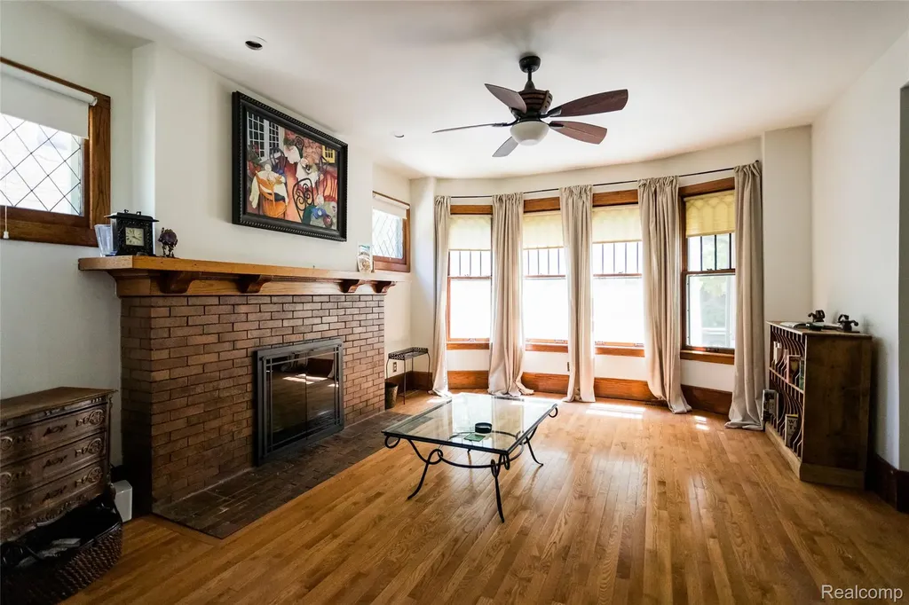 51 Massachusetts Street Highland Park City MI 48203