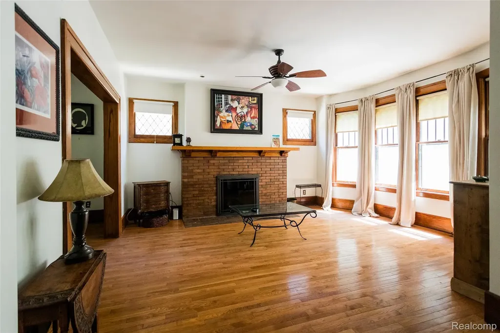 51 Massachusetts Street Highland Park City MI 48203
