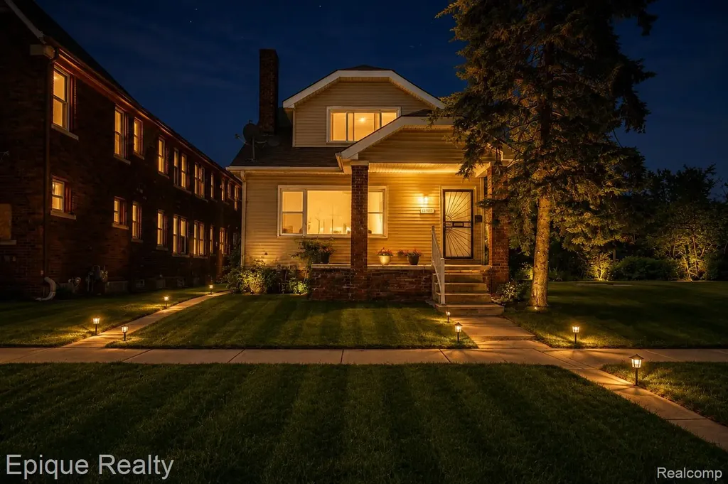 16901 Log Cabin Street Detroit City MI 48203