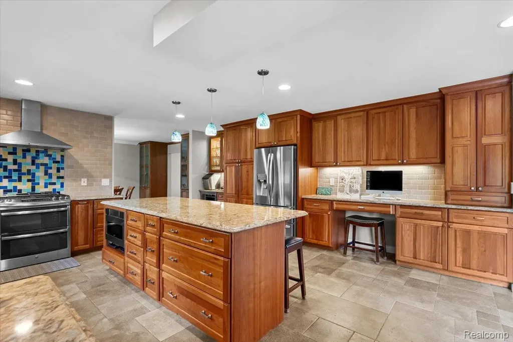 931 S Shady Hollow Circle Bloomfield Hills City MI 48304