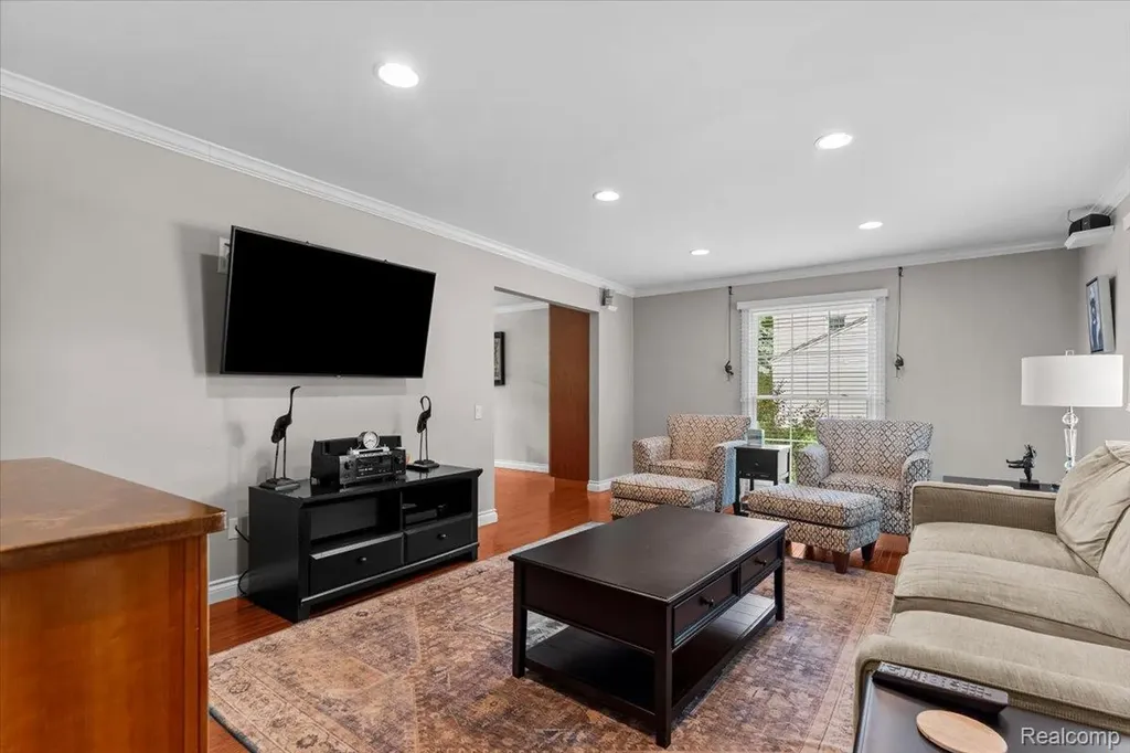 931 S Shady Hollow Circle Bloomfield Hills City MI 48304