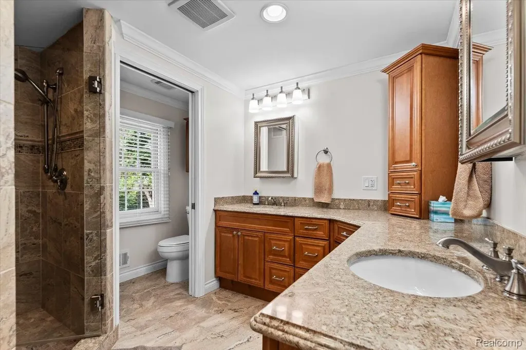 931 S Shady Hollow Circle Bloomfield Hills City MI 48304