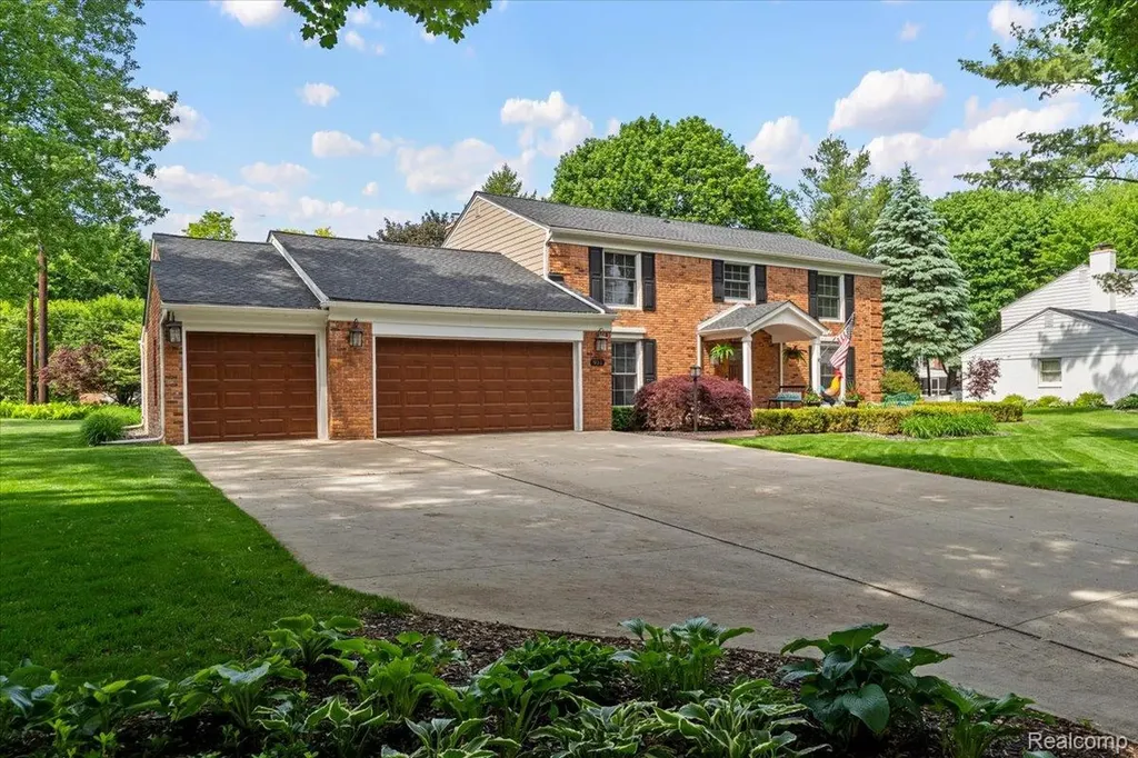 931 S Shady Hollow Circle Bloomfield Hills City MI 48304