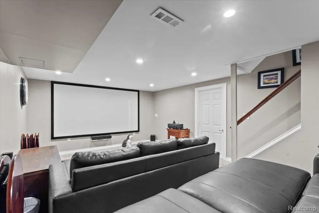 931 S Shady Hollow Circle Bloomfield Hills City MI 48304