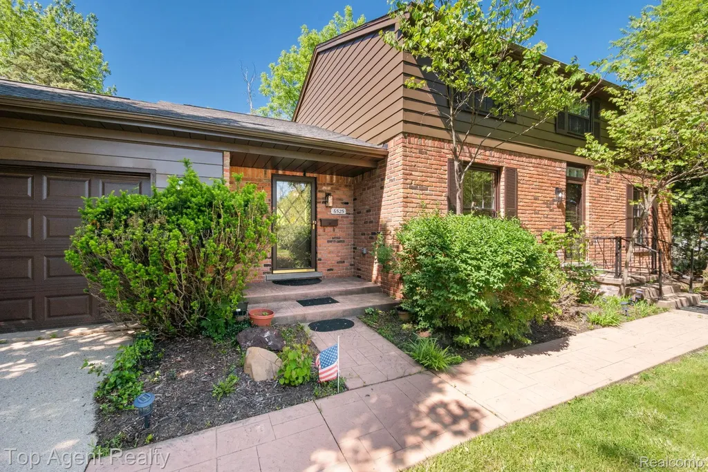 6525 Little Turkey Run Shelby Charter Township MI 48317