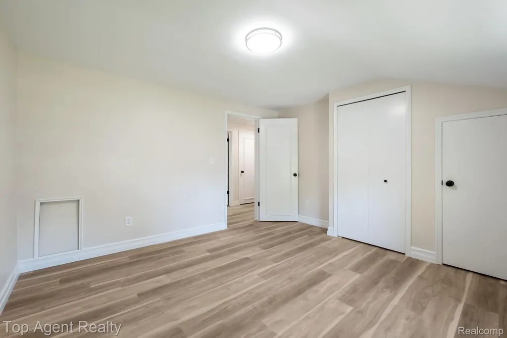 6525 Little Turkey Run Shelby Charter Township MI 48317